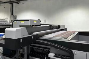 Large-scale industrial UV curing machinery ensuring durability of wholesale press-on nails.